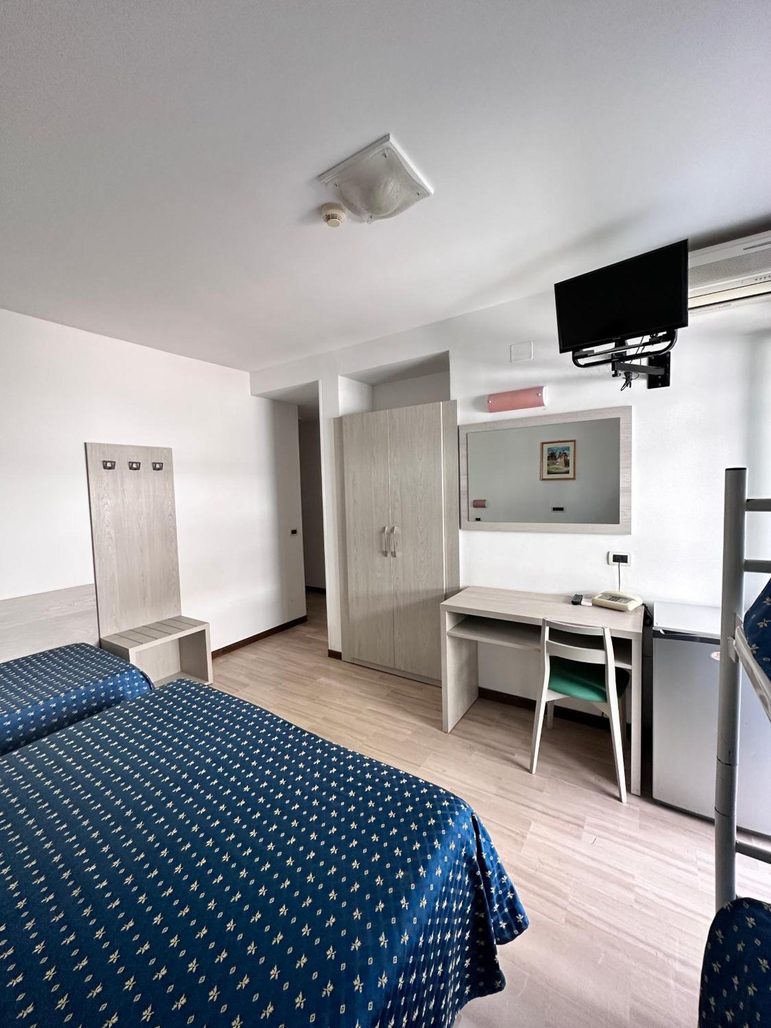 Hotel Holiday Martinsicuro Room photo